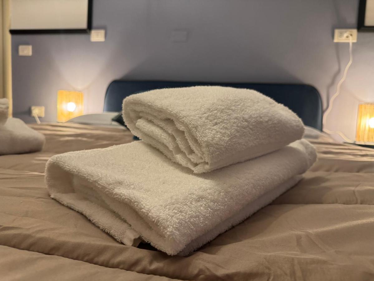 Feel - Bellavista Suites Bergamo Exteriör bild