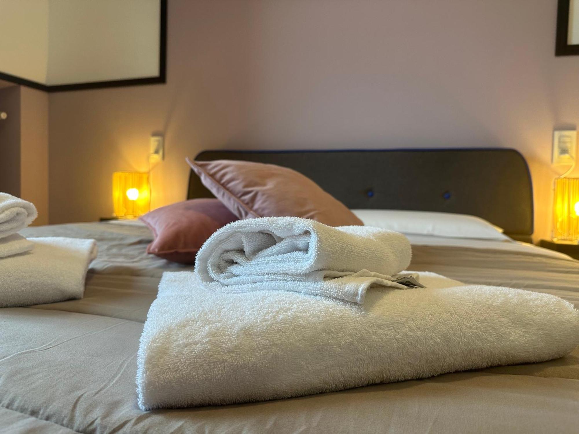Feel - Bellavista Suites Bergamo Exteriör bild